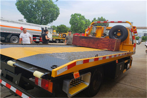 西平附近拖车电话号码服务